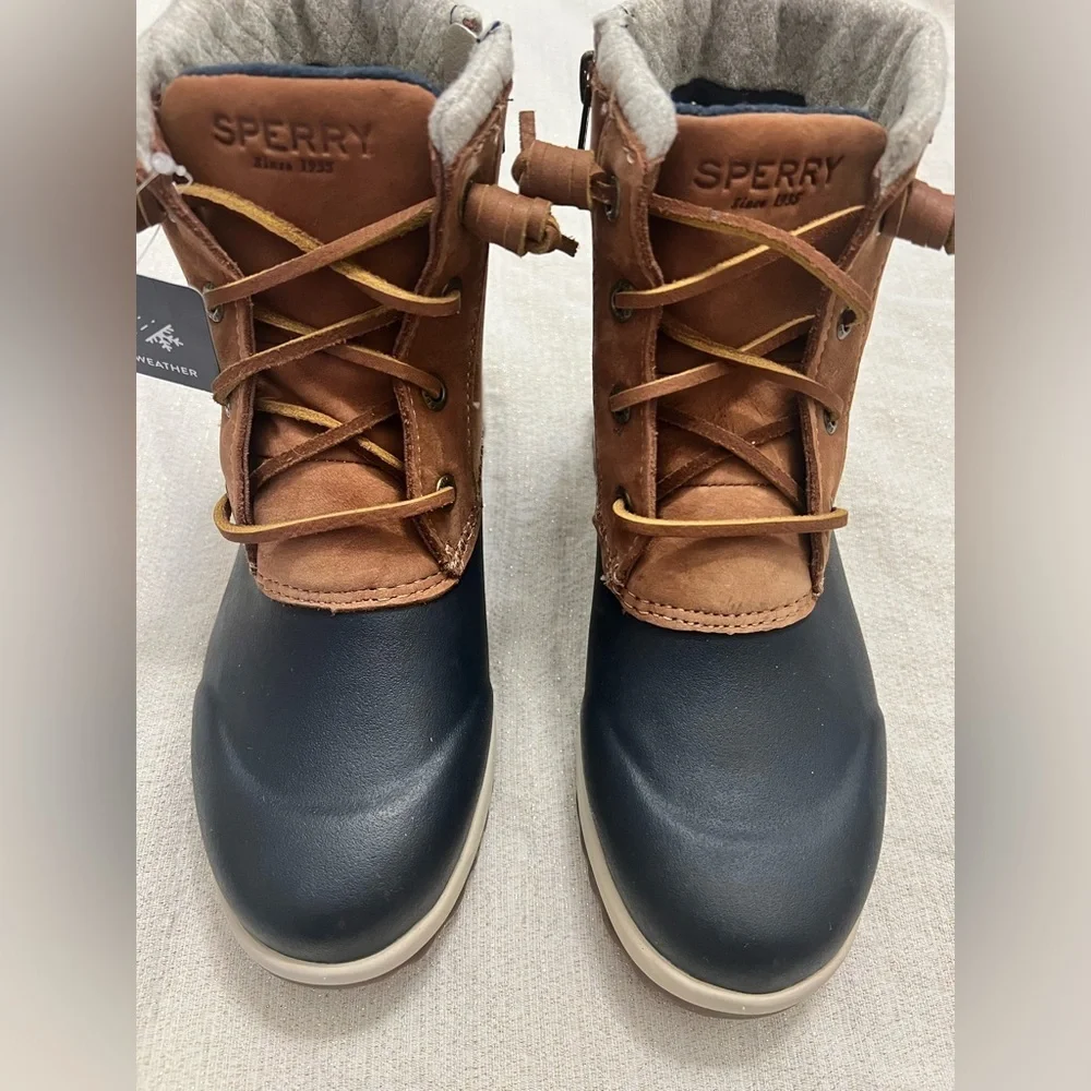 NEW SPERRY Women’s Maritime Repel Snow Boots Tan/Navy With Thinsulat -Size 5